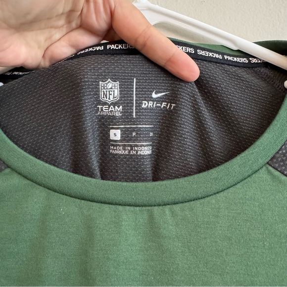 Nike Men's Green Bay Packers Long Sleeve Dri Fit Shirt NWOT - Picture 5 of 10